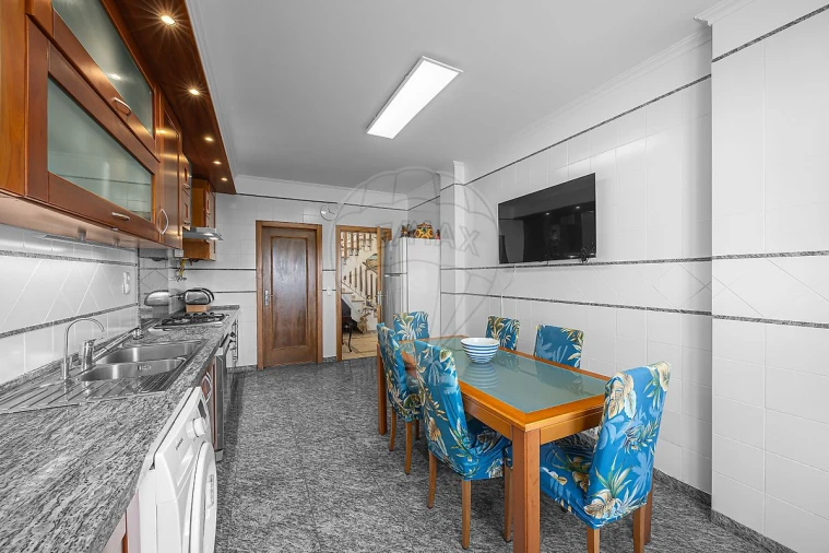 Moradia T4 para Venda em São Pedro da Cadeira Foto 14