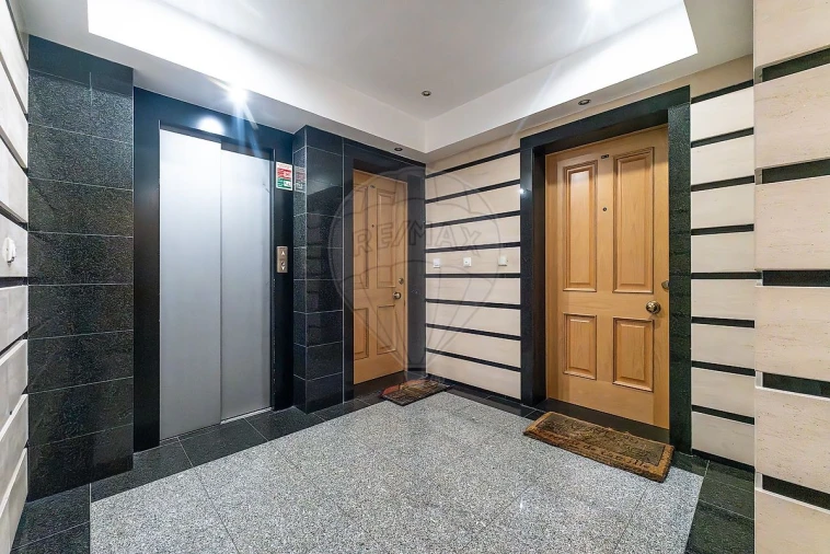 Apartamento T2 para Venda em Charneca de Caparica e Sobreda Foto 7