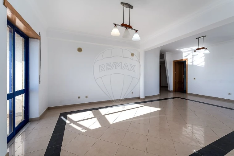 Apartamento T2 para Venda em Charneca de Caparica e Sobreda Foto 10