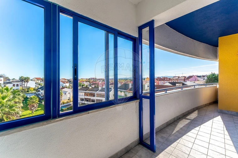 Apartamento T2 para Venda em Charneca de Caparica e Sobreda Foto 18