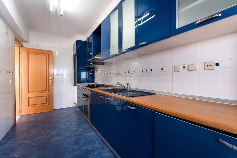 Apartamento T2 para Venda em Charneca de Caparica e Sobreda Foto 12