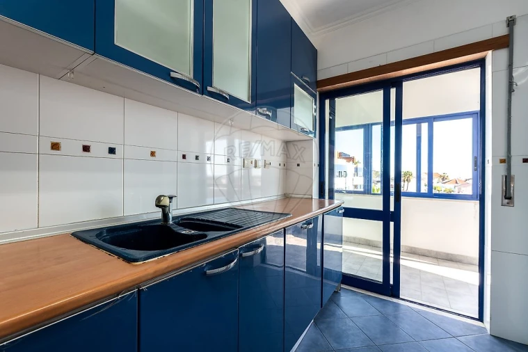 Apartamento T2 para Venda em Charneca de Caparica e Sobreda Foto 13