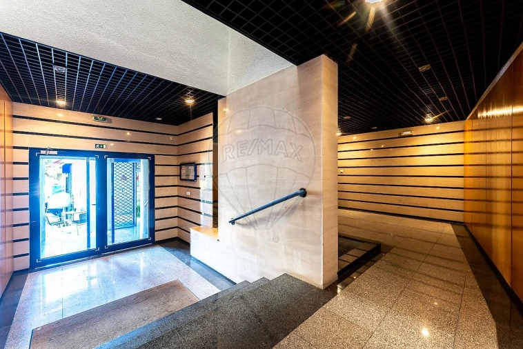 Apartamento T2 para Venda em Charneca de Caparica e Sobreda Foto 6