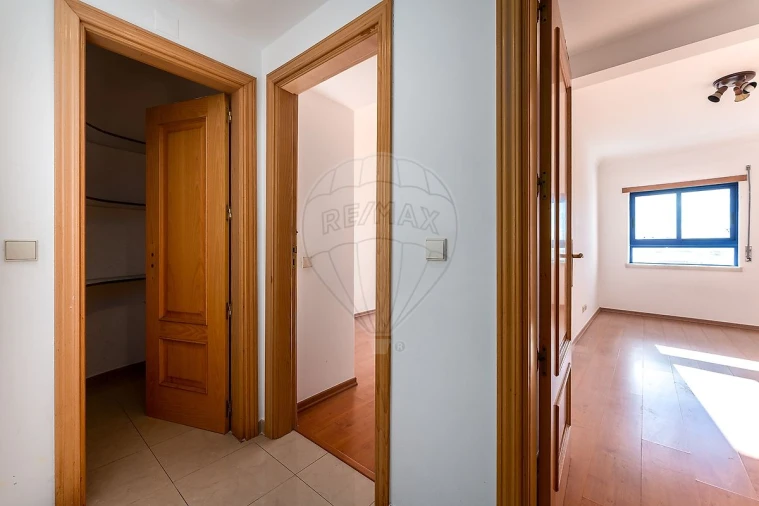 Apartamento T2 para Venda em Charneca de Caparica e Sobreda Foto 21