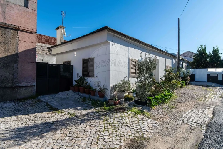 Moradia T2 para Venda em Ventosa Foto 3