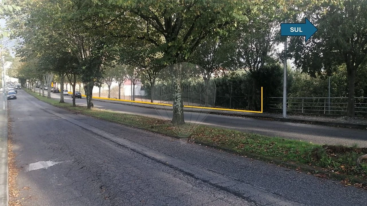Terreno para Venda em São João da Madeira Foto 3