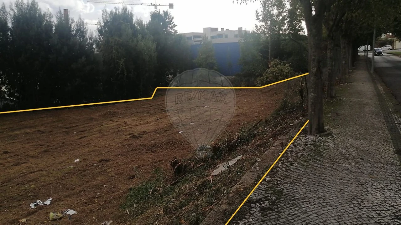 Terreno para Venda em São João da Madeira Foto 14