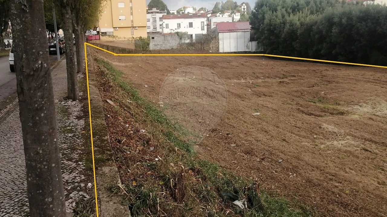 Terreno para Venda em São João da Madeira Foto 11