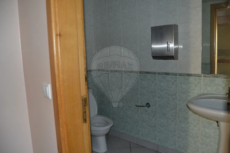 Loja para Venda em O. Azeméis, Riba-Ul, Ul, Macinhata Seixa, Madail Foto 22