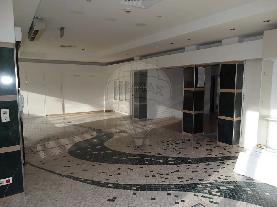 Loja para Arrendamento em Pontinha e Famões Foto 6