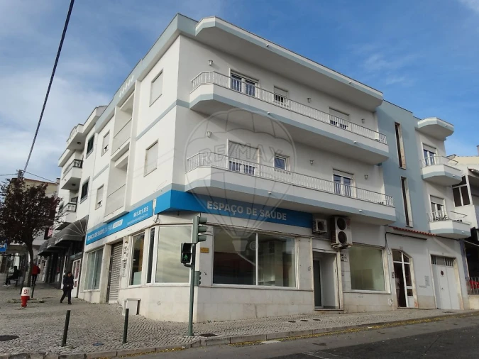 Loja para Arrendamento em Pontinha e Famões Foto 1