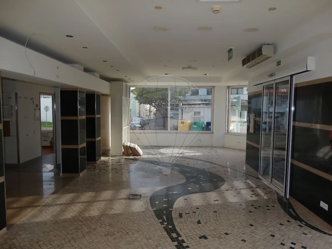 Loja para Arrendamento em Pontinha e Famões Foto 9