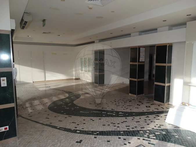 Loja para Arrendamento em Pontinha e Famões Foto 6