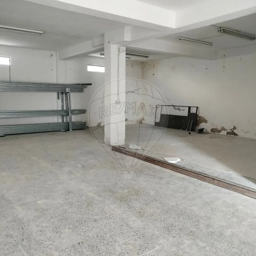 Negócio para Arrendamento em Mina de Água Foto 3