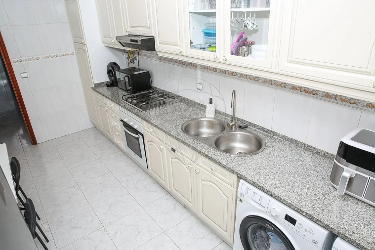 Apartamento T2 para Venda em Carregado e Cadafais Foto 5