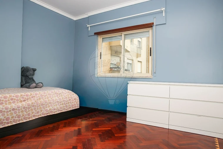 Apartamento T2 para Venda em Carregado e Cadafais Foto 17