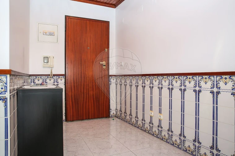 Apartamento T2 para Venda em Carregado e Cadafais Foto 10