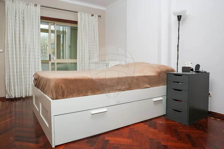 Apartamento T2 para Venda em Carregado e Cadafais Foto 14