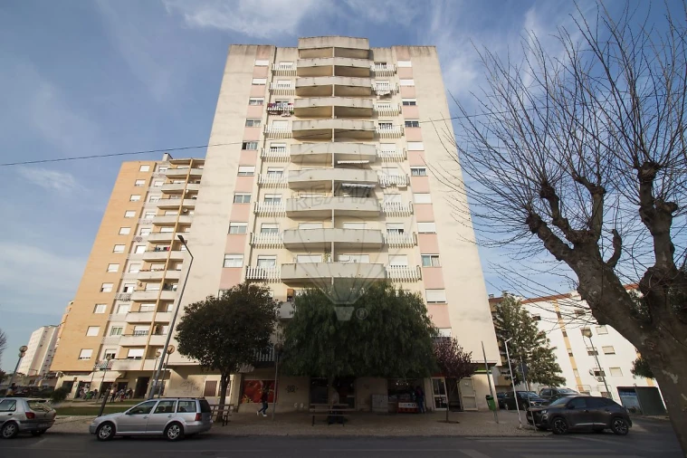 Apartamento T2 para Venda em Carregado e Cadafais Foto 1
