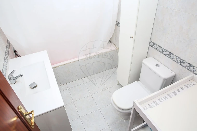 Apartamento T2 para Venda em Carregado e Cadafais Foto 20