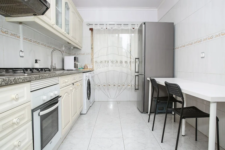 Apartamento T2 para Venda em Carregado e Cadafais Foto 4