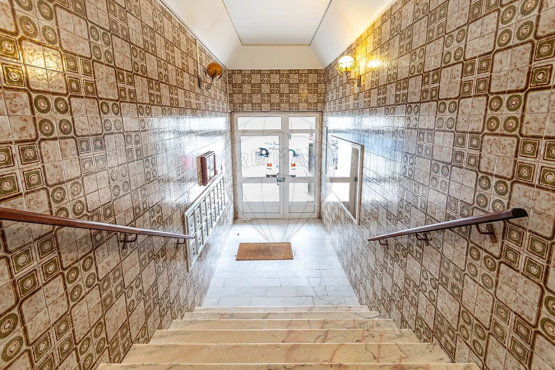 Apartamento T4 para Venda em São Domingos de Rana Foto 29