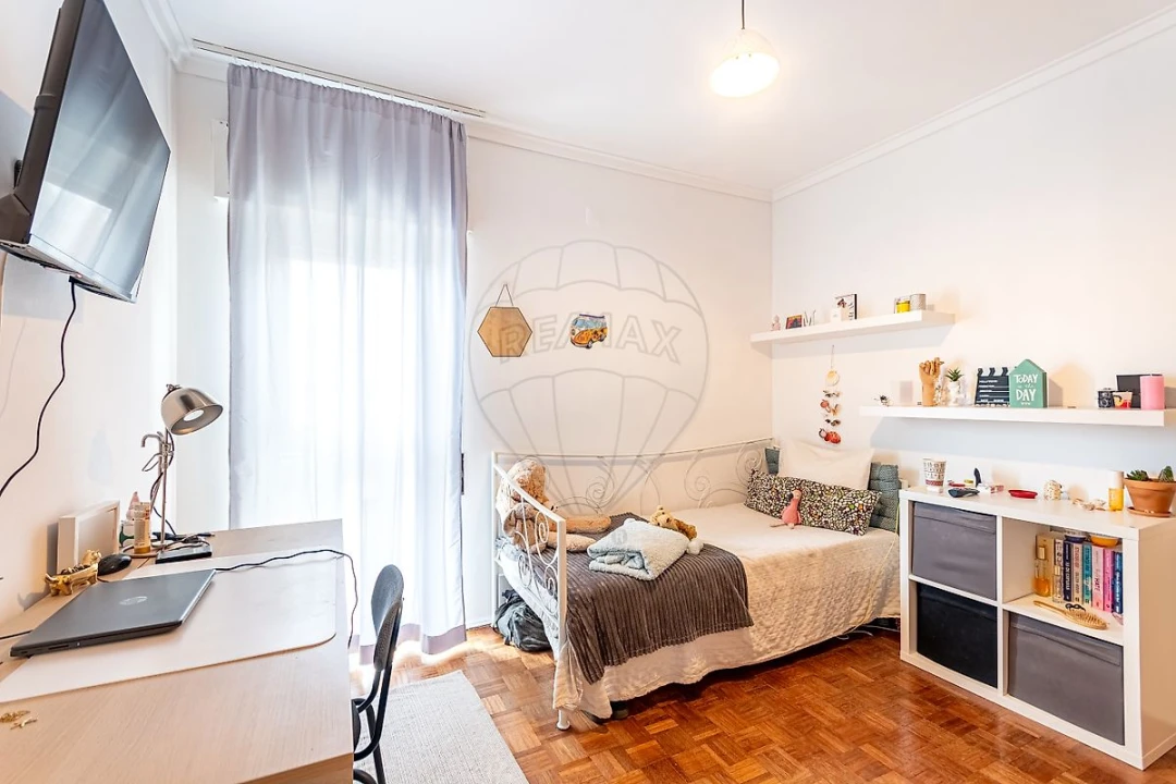 Apartamento T4 para Venda em São Domingos de Rana Foto 16