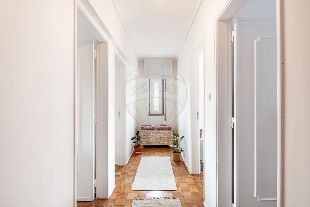 Apartamento T4 para Venda em São Domingos de Rana Foto 9