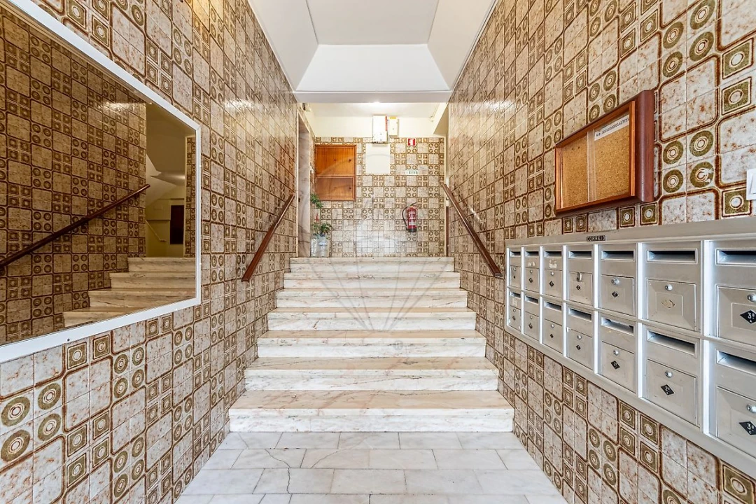 Apartamento T4 para Venda em São Domingos de Rana Foto 28