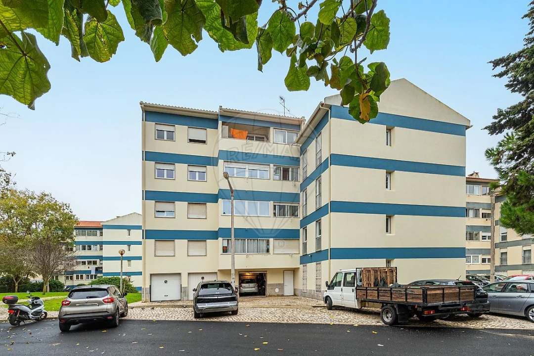 Apartamento T4 para Venda em São Domingos de Rana Foto 26