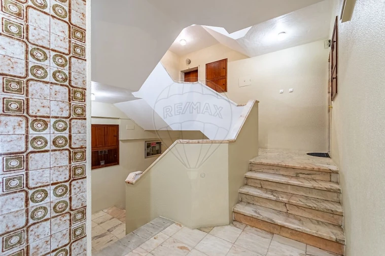 Apartamento T4 para Venda em São Domingos de Rana Foto 27