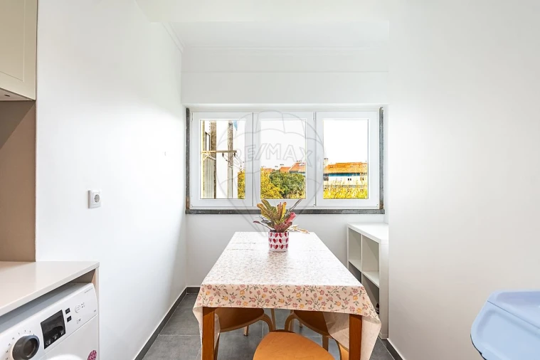 Apartamento T4 para Venda em São Domingos de Rana Foto 5