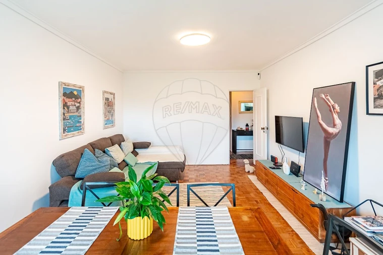 Apartamento T4 para Venda em São Domingos de Rana Foto 6