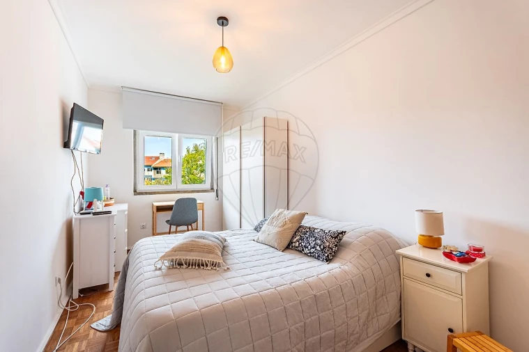 Apartamento T4 para Venda em São Domingos de Rana Foto 11