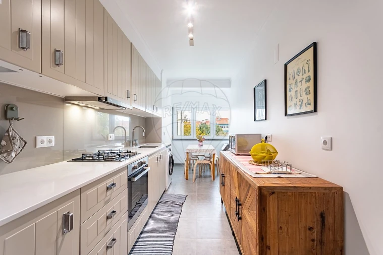 Apartamento T4 para Venda em São Domingos de Rana Foto 4