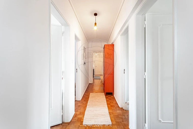 Apartamento T4 para Venda em São Domingos de Rana Foto 18