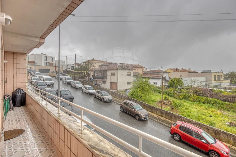 Apartamento T2 para Venda em Oliveira do Douro Foto 2