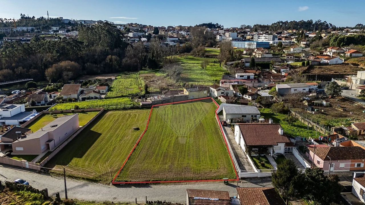Terreno para Venda em Pedroso e Seixezelo Foto 1