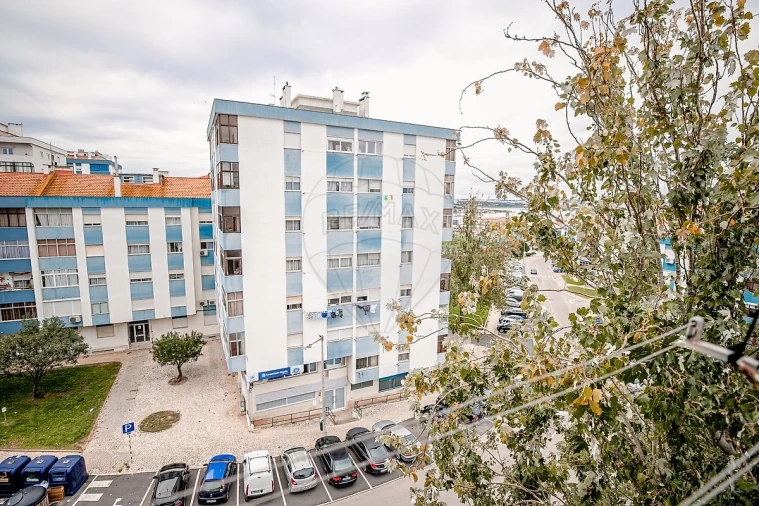 Apartamento T3 para Venda em Seixal, Arrentela e Aldeia de Paio Pires Foto 14