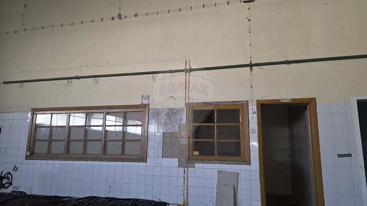 Armazém para Venda em Alcanhões Foto 11