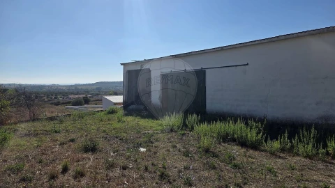 Armazém para Venda em Alcanhões