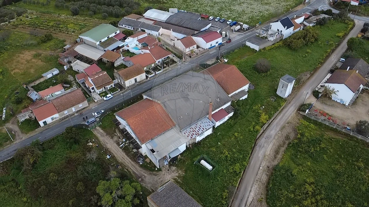 Armazém para Venda em Alcanhões Foto 1