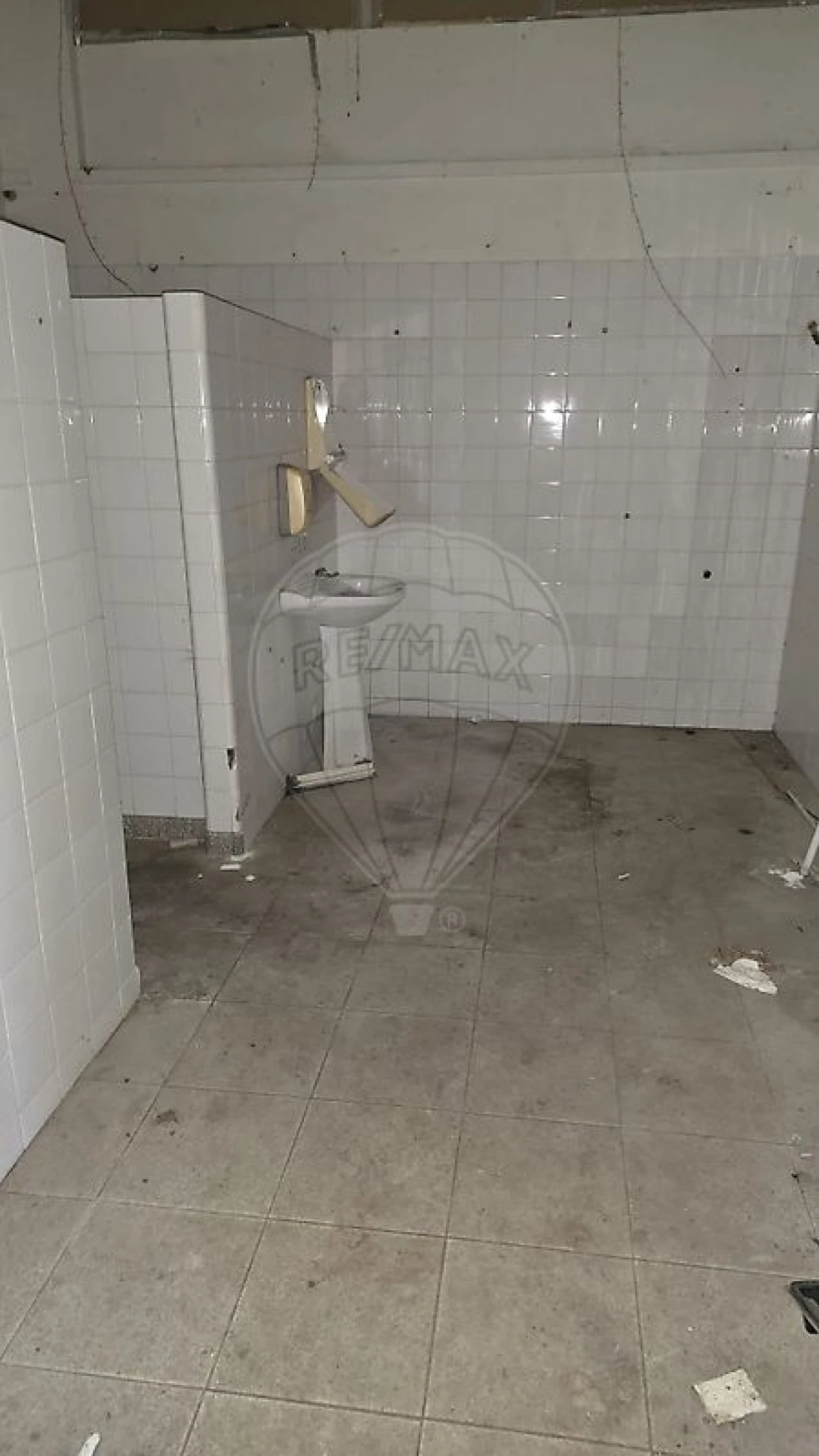 Armazém para Venda em Alcanhões Foto 18