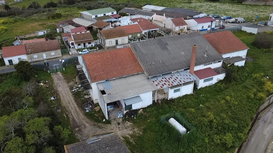 Armazém para Venda em Alcanhões