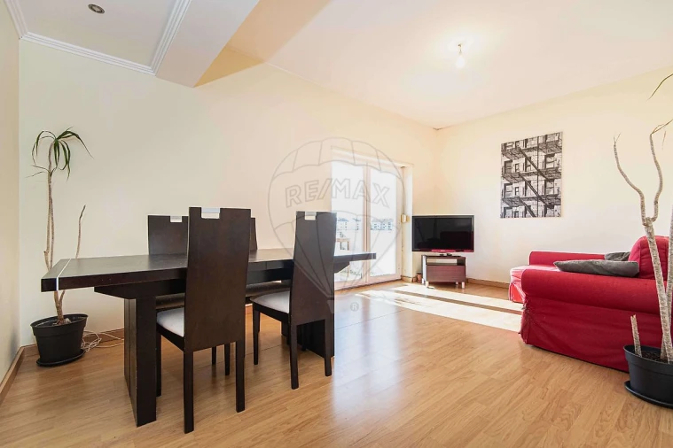 Apartamento T3 para Venda em Olivais Foto 3