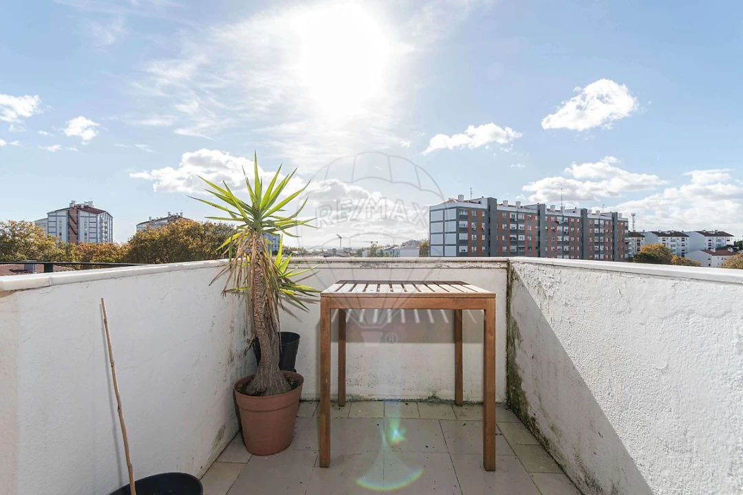 Apartamento T3 para Venda em Olivais Foto 1