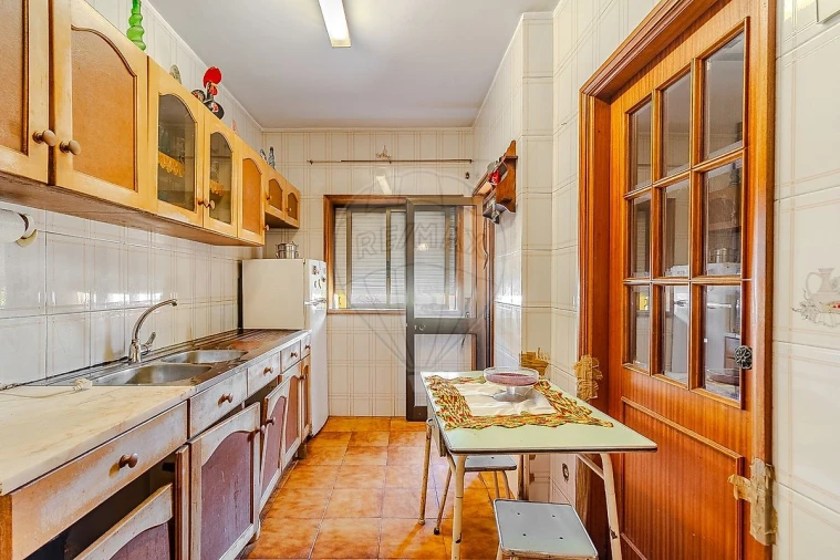 Apartamento T2 para Venda em Cidade da Maia Foto 5