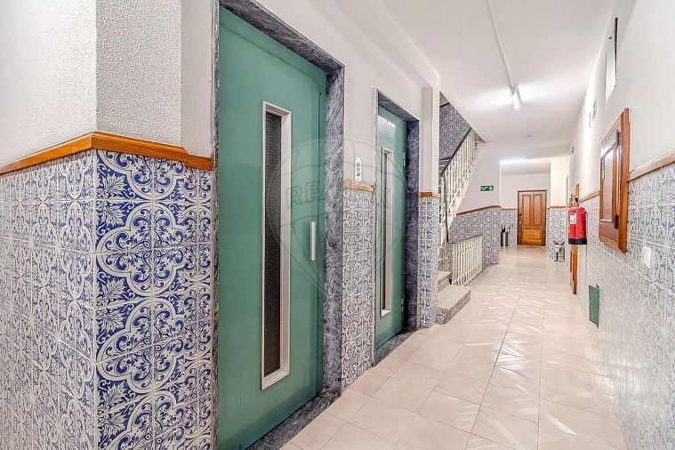 Apartamento T2 para Venda em Cidade da Maia Foto 2