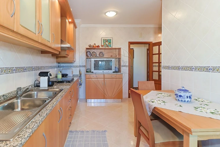 Apartamento T2 para Venda em Buarcos Foto 6