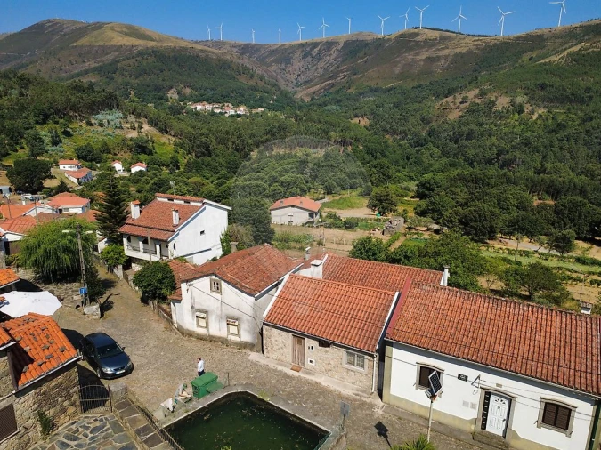 Moradia T3 para Venda em Castanheira de Pêra e Coentral Foto 1